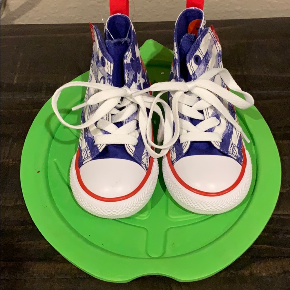 Toddler girl converse, size 7.
